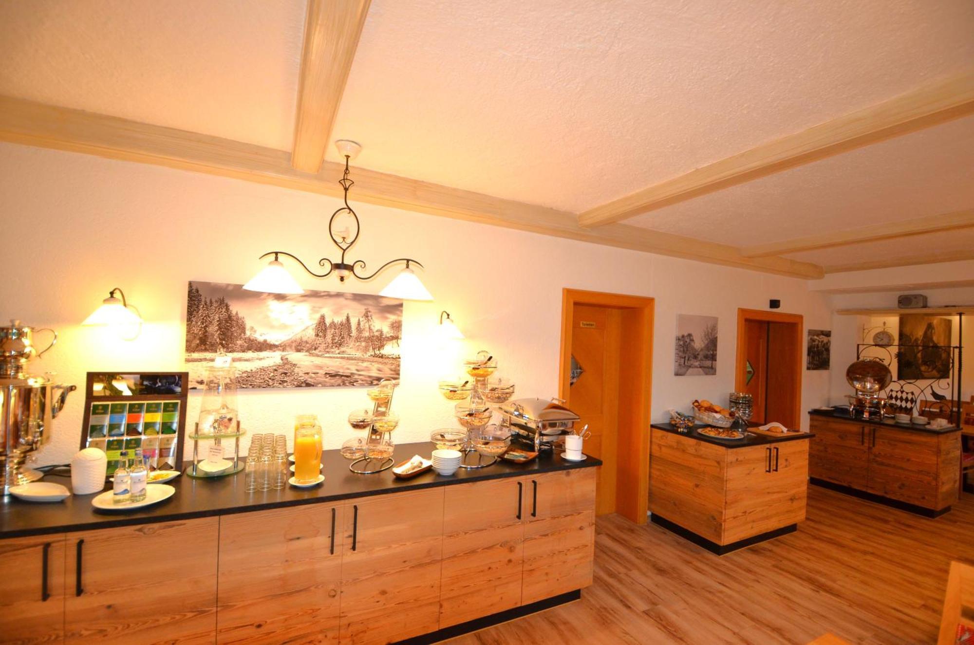 Hotel Cafe Fuggerhof Oberstdorf Exteriör bild