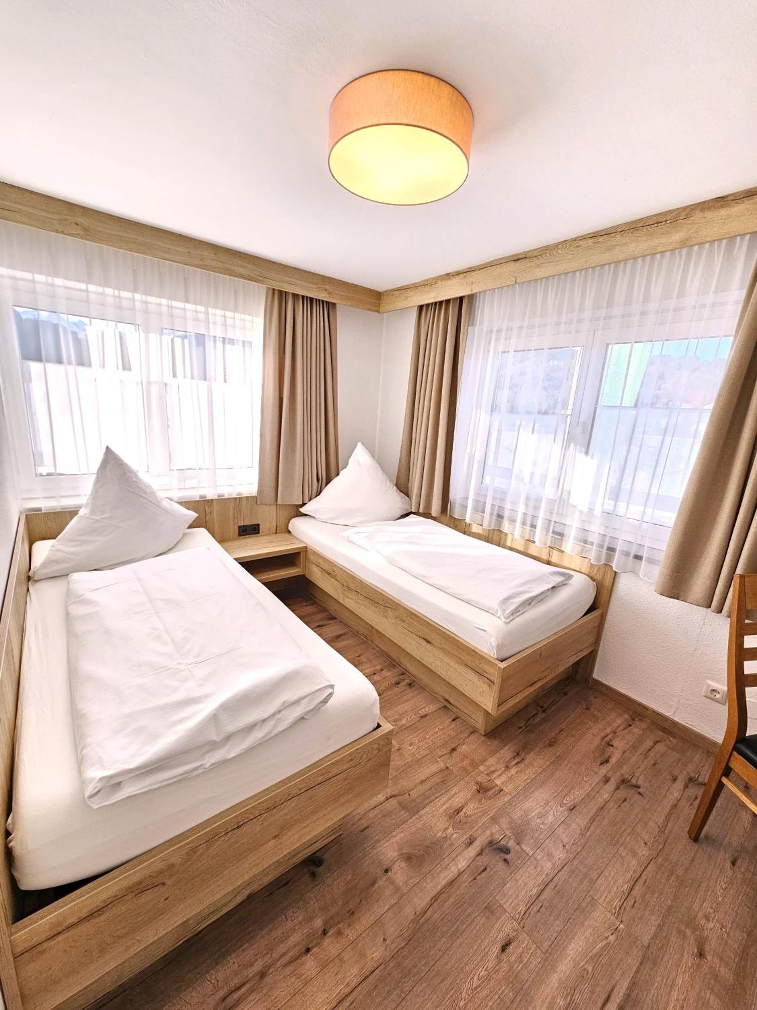 Hotel Cafe Fuggerhof Oberstdorf Exteriör bild